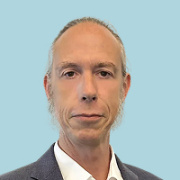 Martin Klutz is the CEO and Managing Director of paxfiles.com,