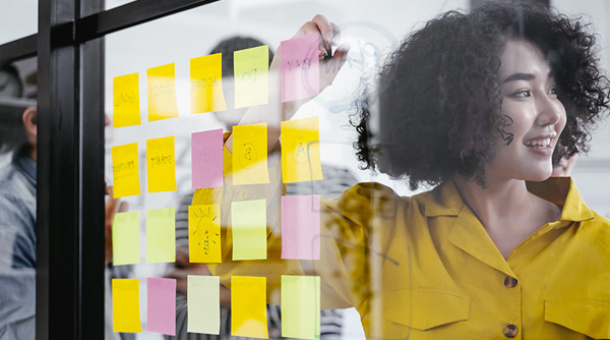 Tagging data in Leon